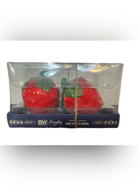 Boston Warehouse Other - Boston Warehouse Red Strawberry Ceramic Salt and Pepper Shaker Set